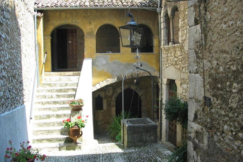 Domus - Casa Vacanza B&B Veroli エクステリア 写真